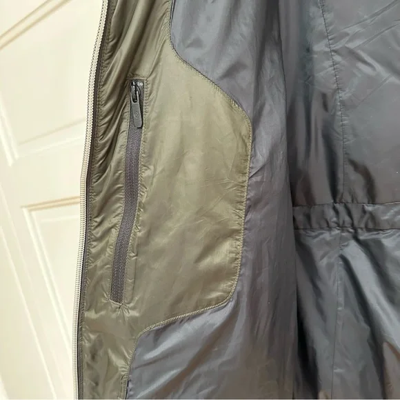 Lululemon Cloudscape olive green jacket - Picture 6 of 11